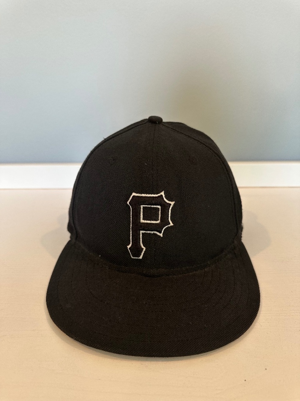 Pittsburgh Pirates New Era Fitted Hat Black White Size 7 1/8 MLB